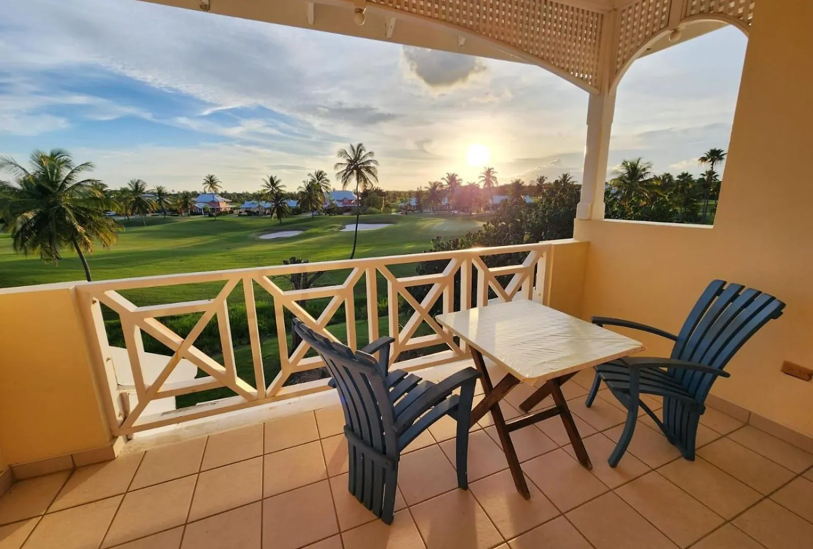 Caribbliss Suites Lowlands 0*,